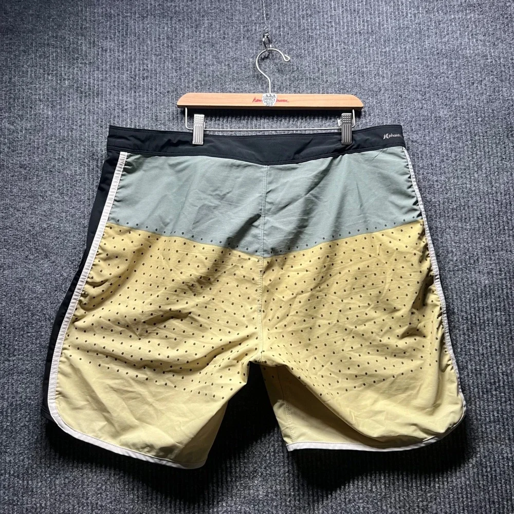 Hurley dive into
